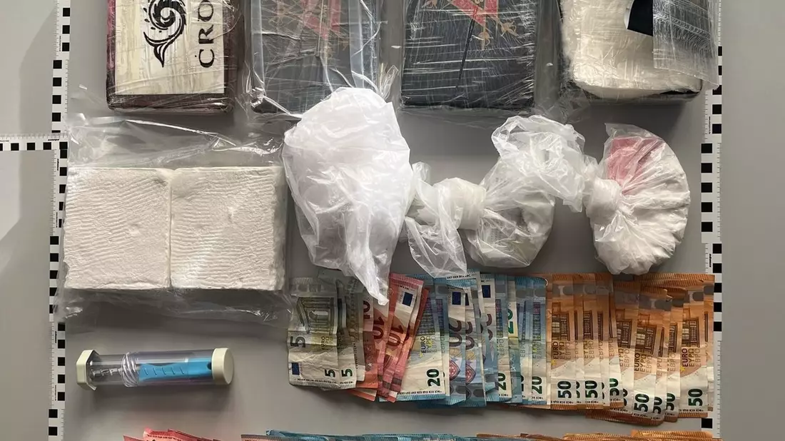 POL-K: 251112-2-K Mutmaßlicher Drogendealer nach Verkehrskontrolle festgenommen - 5 Kilo Kokain in Hoteltresor sichergestellt - Bild: presseportal.de