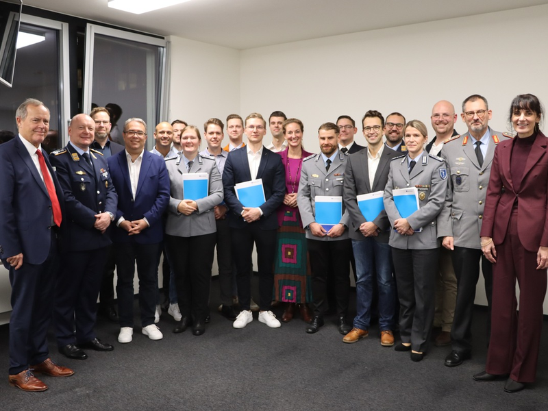 BG Kliniken und Bundeswehrkrankenhäuser festigen Kooperation mit gemeinsamer Führungskräfteentwicklung: Erste Teilnehmende schließen Fortbildung erfolgreich ab - Foto: presseportal.de