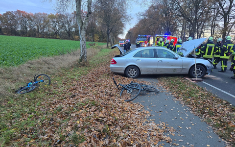 POL-STD: Zwei Verletzte bei Unfall auf der Bundesstraße 73 zwischen Dollern und Agathenburg - Foto: presseportal.de