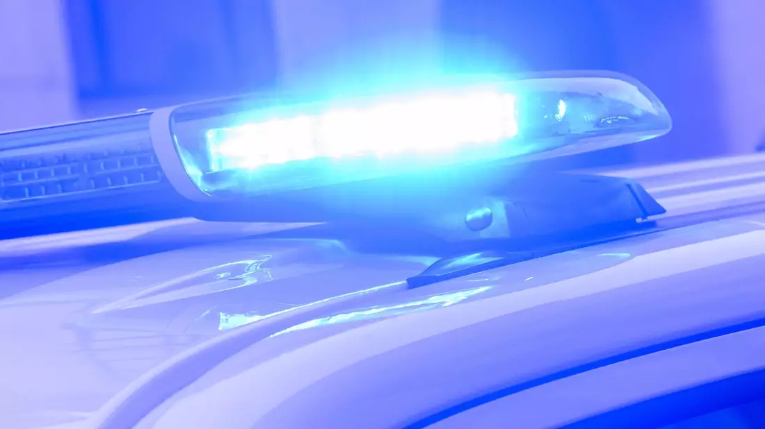 Durch Ermittlungen der britischen Polizei kam man auf den Verdächtigen in Österreich. (Symbolbild) - Bild: Julian Stratenschulte/dpa