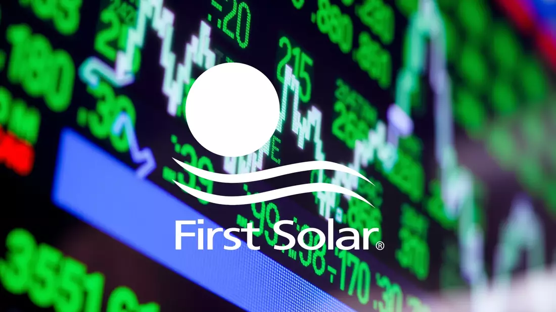 Solar Titans Diverge: First Solar’s Momentum Versus Enphase Energy’s Setback Illustration mit AI erstellt übermittelt durch boerse-global.de