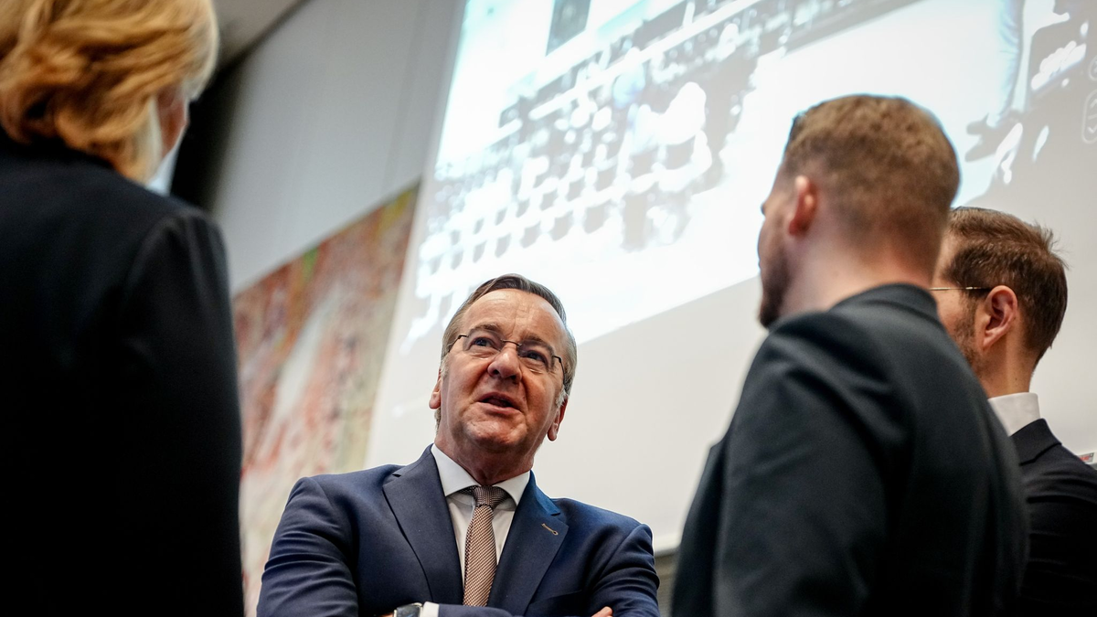 Verteidigungsminister Boris Pistorius (SPD) zeigte sich zufrieden. - Foto: Kay Nietfeld/dpa