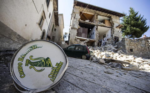 Insgesamt starben bei dem Erdbeben im August 2016 mindestens 299 Menschen. (Archivbild) - Foto: picture alliance / dpa