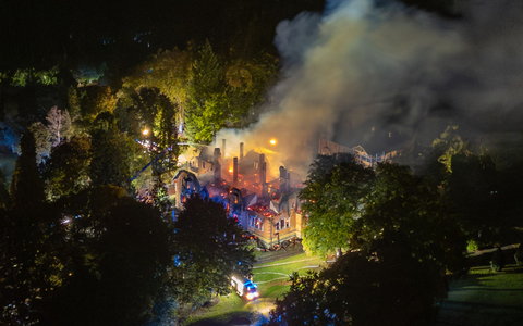 Das ehemalige Jagdschloss der Familie Thurn und Taxis brannte vollständig ab. Die Hintergründe sind noch unklar. (Archivfoto) - Foto: Lars Haubner/News5/dpa