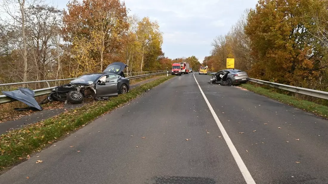 POL-ROW: ++ Schwerer Verkehrsunfall in Sottrum: Zwei Personen verletzt ++ - Bild: presseportal.de