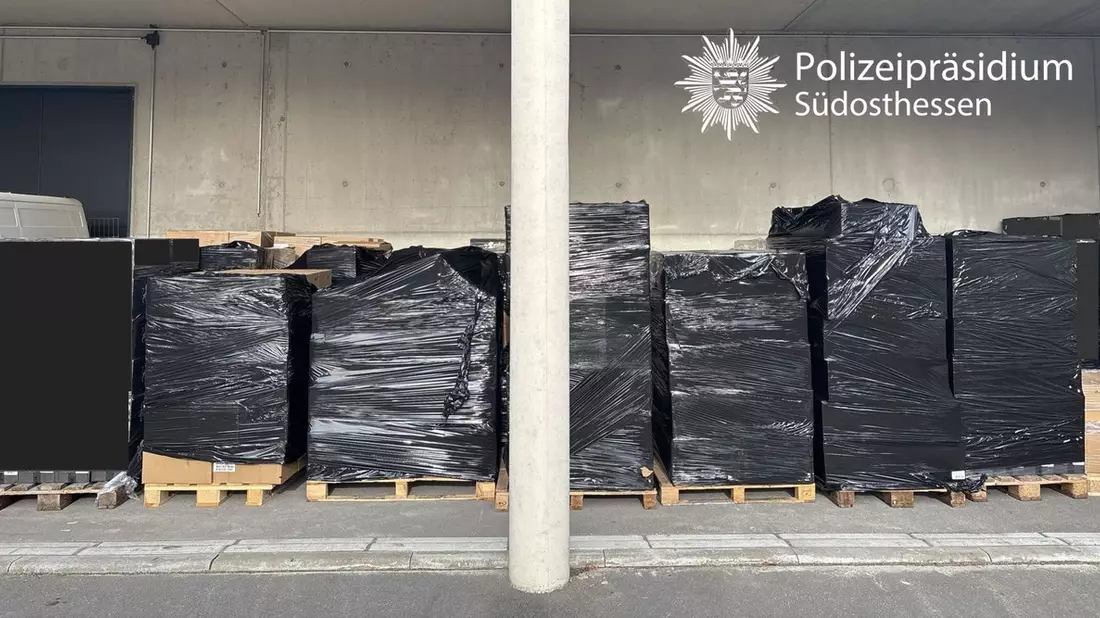 POL-OF: Über 30 Paletten von verbotenem Snus-Tabak sichergestellt: Ermittlungen gegen 22-Jährigen - Bild: presseportal.de
