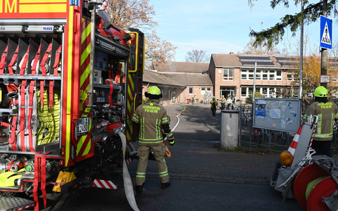FW Pulheim: Feuer in Pulheimer Schulgebäude - Foto: presseportal.de