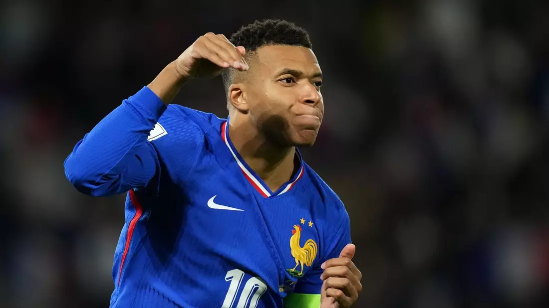 Kylian Mbappé ließ die Franzosen in Paris jubeln. - Bild: Christophe Ena/AP/dpa