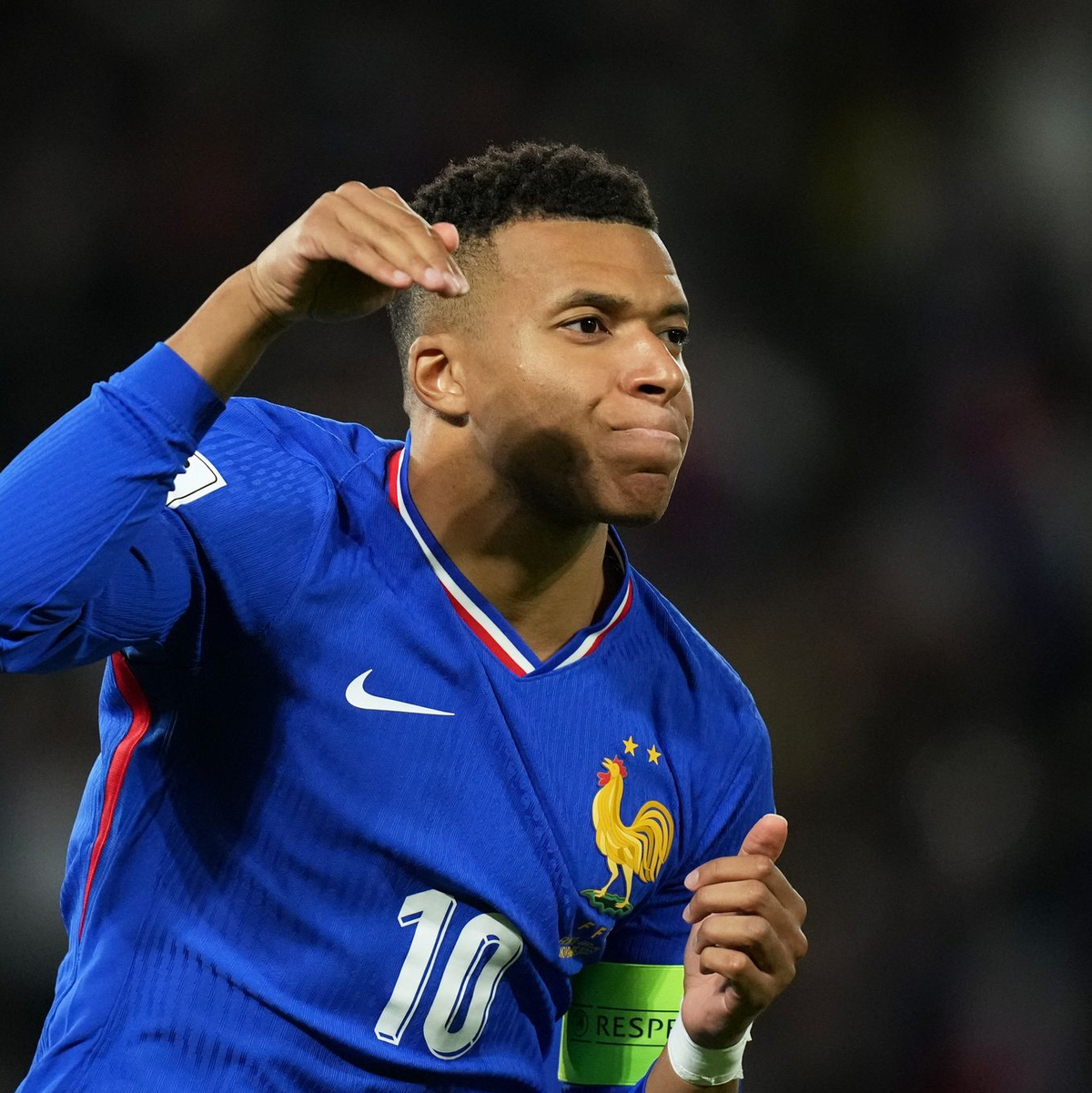 Kylian Mbappé ließ die Franzosen in Paris jubeln. - Foto: Christophe Ena/AP/dpa