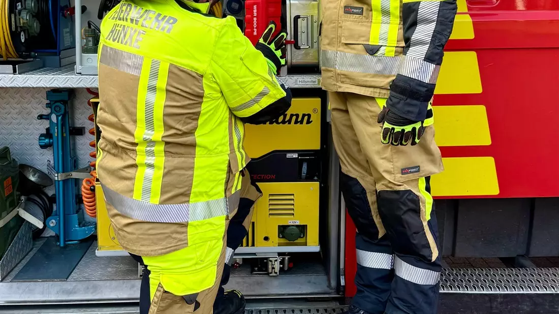 FW Hünxe: Zusätzliche Schutzkleidung für die Feuerwehr Hünxe - Bild: presseportal.de