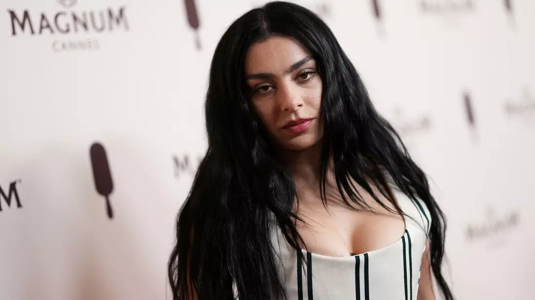 Charli XCX schrieb ihr neues Album für den Film «Wuthering Heights» von Emerald Fennell. (Archivbild) - Bild: Scott A Garfitt/Invision via AP/dpa
