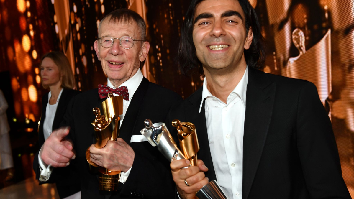 Ein erfolgreiches Duo: Hark Bohm und Fatih Akin haben mehrere Filmprojekte erfolgreich umgesetzt. Zuletzt die Verfilmung des Bohm-Buches «Amrum». (Archivbild) - Foto: Jens Kalaene/dpa-Zentralbild/dpa