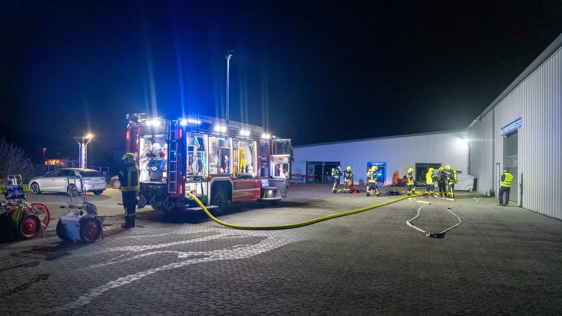FW Flotwedel: Verpuffung in Werkstatt - Organisationsübergreifende Einsatzübung in Eicklingen - Bild: presseportal.de