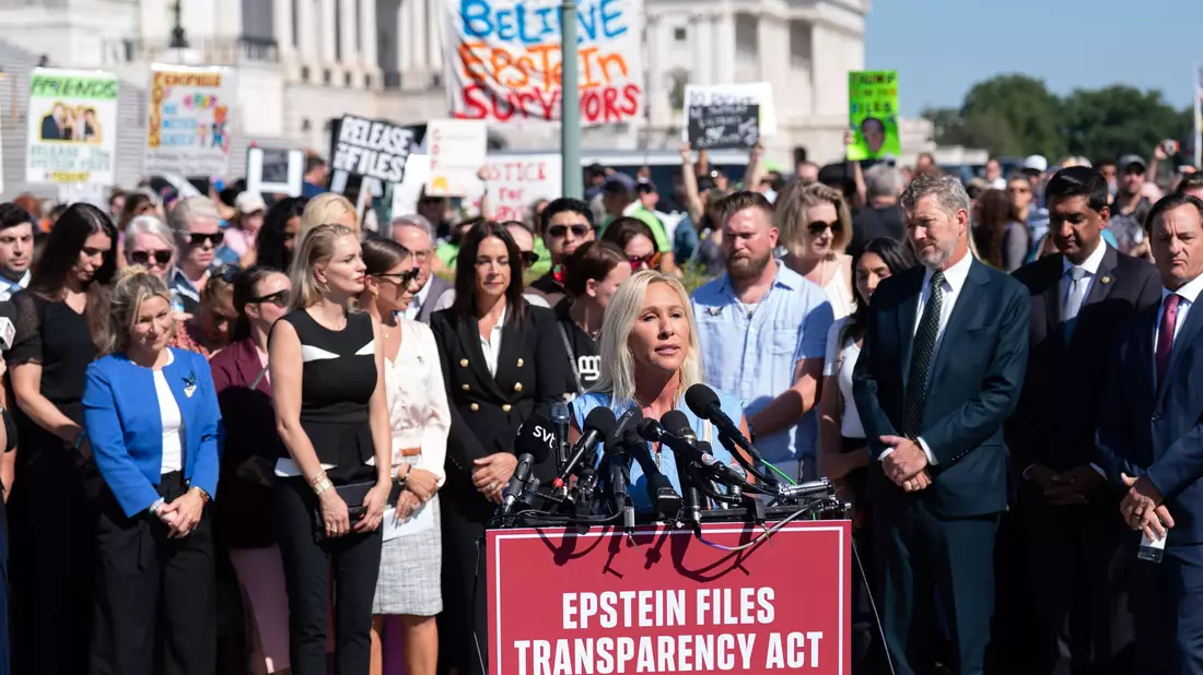 Greene wirft Trump eine «schwere Fehleinschätzung» in der Epstein-Affäre vor. - Bild: Jose Luis Magana/AP/dpa