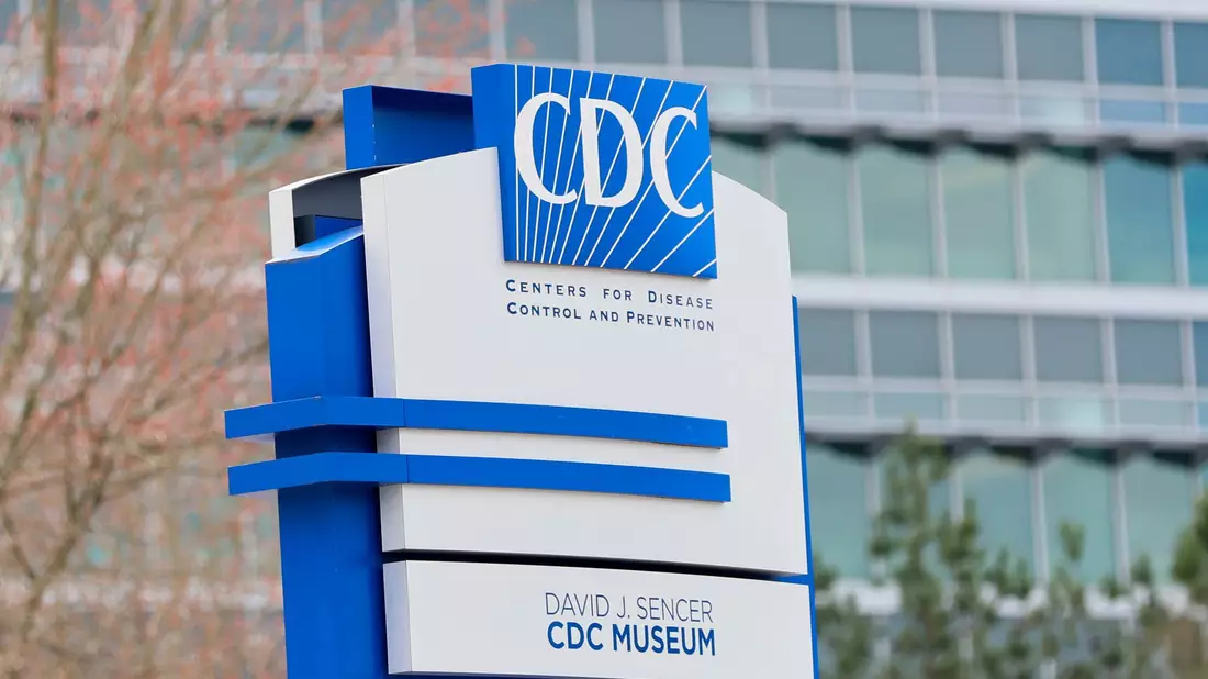 Die Behörde CDC stuft das Risiko für die Öffentlichkeit weiter als gering ein. - Bild: Miguel Martinez/Atlanta Journal-Constitution/AP/dpa