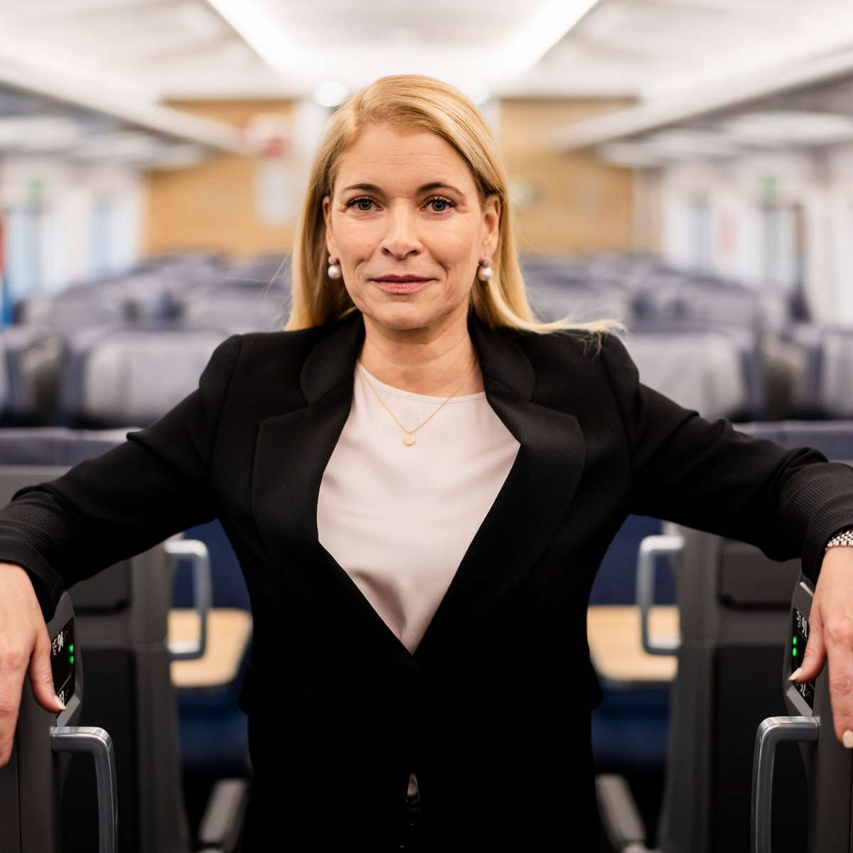 Die gebürtige Südtirolerin war zuvor im Vorstand für den Regionalverkehr verantwortlich. (Archivbild) - Foto: Christoph Soeder/dpa Pool/dpa