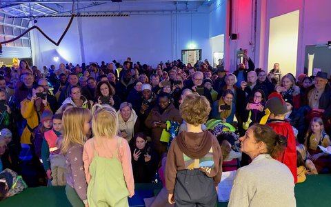 FW-OLL: Feuerwehr Huntlosen begrüßt rund 600 Teilnehmende zum ersten, gemeinsamen Laternelaufen - Foto: presseportal.de