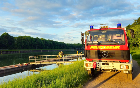 FW Hünxe: Reh im Wesel-Datteln-Kanal - Foto: presseportal.de