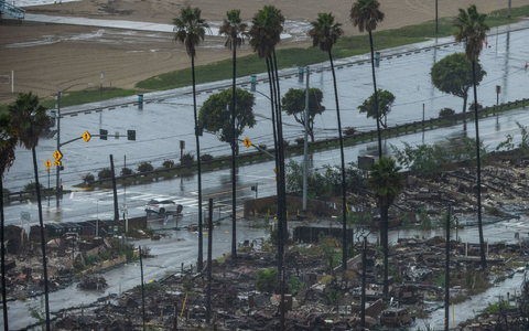 In ehemaligen Brandgebieten drohen Erdrutsche und Schlammlawinen.  - Foto: Ethan Swope/AP/dpa