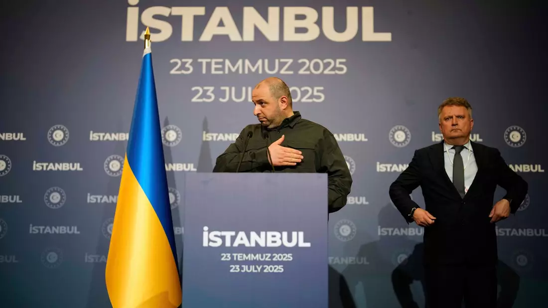 Umjerow führte ab Mai für die Ukraine Verhandlungen mit Russland und soll auch nun wieder einen Gefangenenaustausch vermitteln. (Archivbild) - Bild: Emrah Gurel/AP/dpa