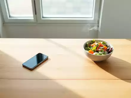 Achtsames Essen: Warum 2025 das Smartphone vom Tisch verbannt wird - Foto: über boerse-global.de