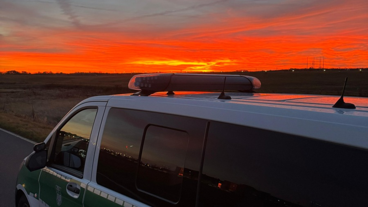 HZA-P: Zoll stoppt Bodypacker am Flughafen BER mit 100 Päckchen Kokain im Körper / Zollfahndungsamt Berlin Brandenburg übernimmt die Ermittlungen - Foto: presseportal.de
