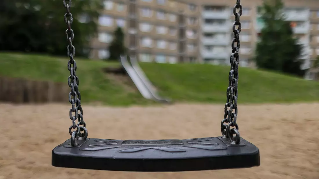 Vor allem Kinder und Jugendliche mit Einwanderungsgeschichte sind in Deutschland armutsgefährdet. (Archivbild) - Bild: Jan Woitas/dpa