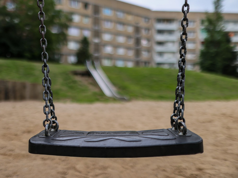 Vor allem Kinder und Jugendliche mit Einwanderungsgeschichte sind in Deutschland armutsgefährdet. (Archivbild) - Foto: Jan Woitas/dpa