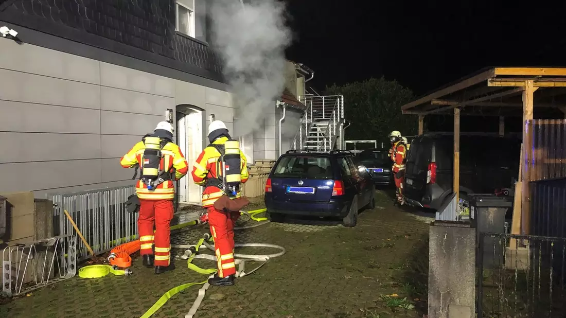 FW Minden: Zwei Verletzte nach Kellerbrand in Minden Todtenhausen - Bild: presseportal.de