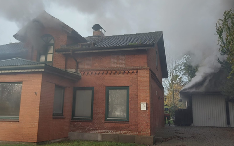 FW-HEI: Feuer in zwei Gebäuden - Feuerwehr findet leblose Person - Foto: presseportal.de