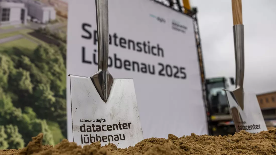 Das Rechenzentrum entsteht auf dem Gelände des ehemaligen Kraftwerks Lübbenau.  - Bild: Frank Hammerschmidt/dpa