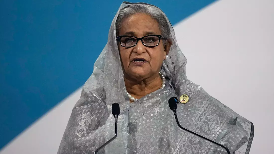 Ex-Ministerpräsidentin Hasina warf dem Gericht in einer ersten Reaktion vor, es habe eine «politisch motivierte» Entscheidung getroffen. (Archivbild) - Bild: Christophe Ena/AP/dpa