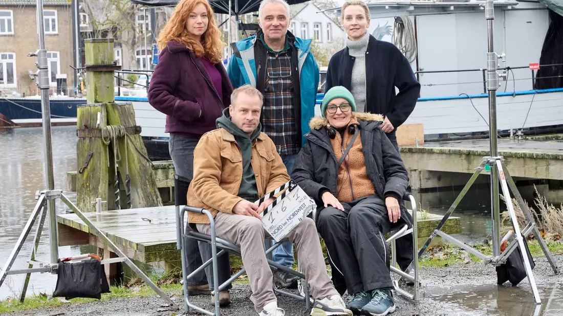„Nord bei Nordwest“: Dreh für neue Folge mit Hinnerk Schönemann, Jana Klinge, Marleen Lohse, Janina Elkin und Lana Cooper - Bild: presseportal.de