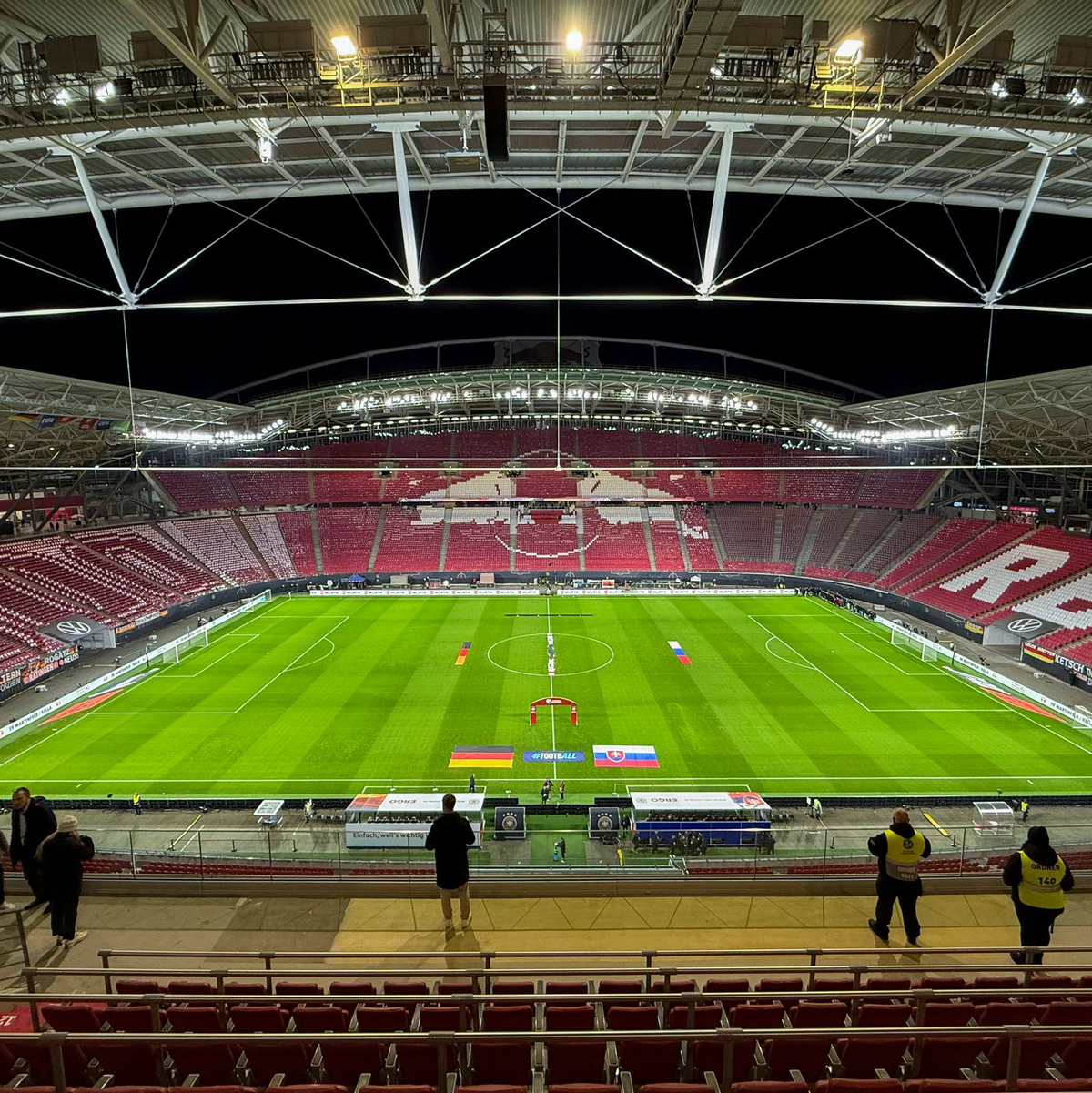 Julian Nagelsmann konnte wieder auf Kapitän Kimmich bauen. - Foto: Jan Woitas/dpa