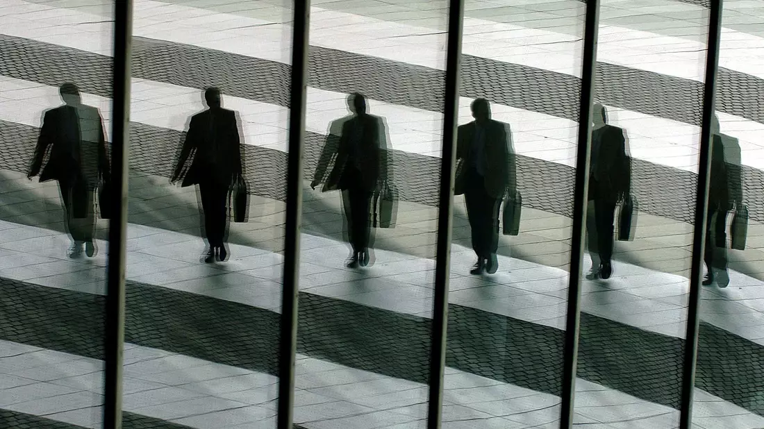 Mit Kindern im Haushalt arbeiten nur 34 Prozent der Frauen in Vollzeit - bei den Männern hingegen sind es 94 Prozent. (Symbolbild) - Bild: Oliver Berg/dpa