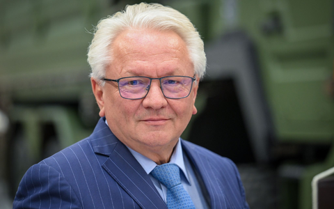 Unter seiner Führung wird Rheinmetall immer größer: der Rüstungsmanager Armin Papperger. - Foto: Soeren Stache/dpa