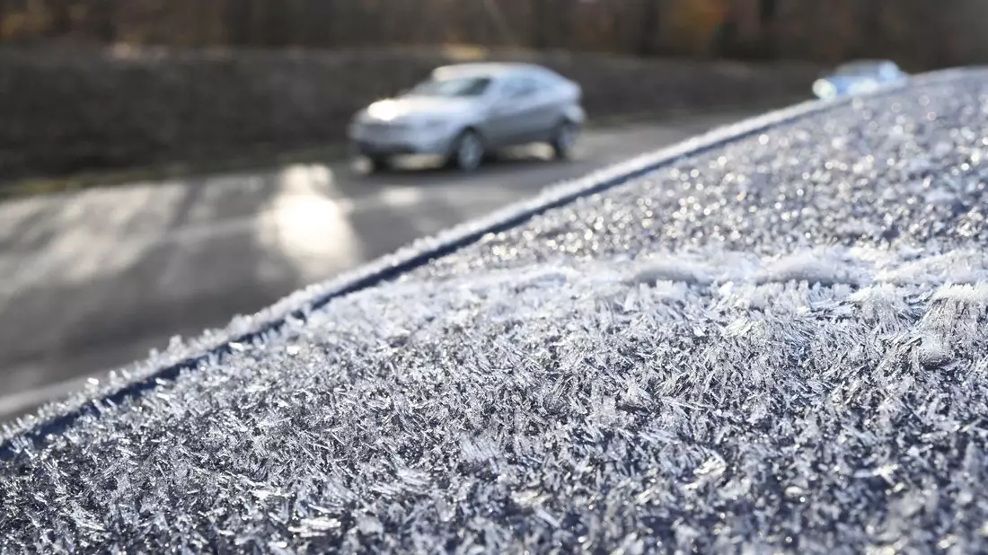 In Stuttgart startete der Tag frostig. - Bild: Bernd Weißbrod/dpa