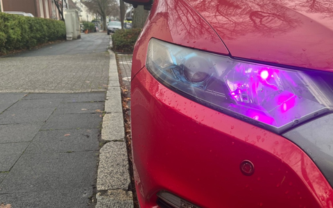 POL-HA: Pinke Scheinwerfer - Beamte des Verkehrsdienstes der Polizei Hagen untersagen 36-jähriger Autofahrerin die Weiterfahrt - Foto: presseportal.de