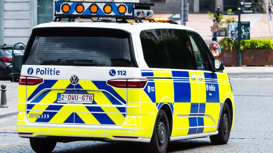 Im Zusammenhang mit den Ermittlungen durchsuchte die belgische Polizei 18 Objekte in Brüssel und Löwen. (Symbolbild)  - Bild: Alicia Windzio/dpa