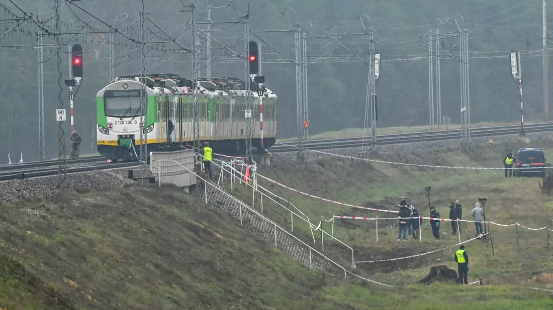 Polen verdächtigt zwei Ukrainer, im Auftrag Moskaus einen Anschlag auf eine Bahnstrecke ausgeführt zu haben. (Archivbild) - Bild: Przemyslaw Piatkowski/PAP/dpa