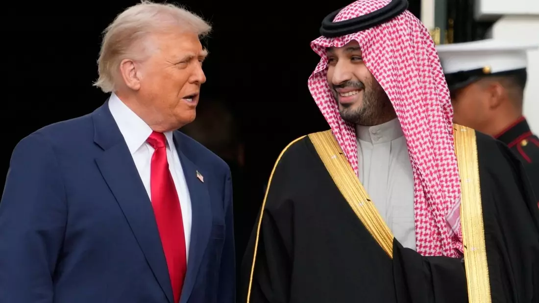 US-Präsident Donald Trump empfing den saudischen Kronprinzen Mohammed bin Salman im Weißen Haus. - Bild: Mark Schiefelbein/AP/dpa