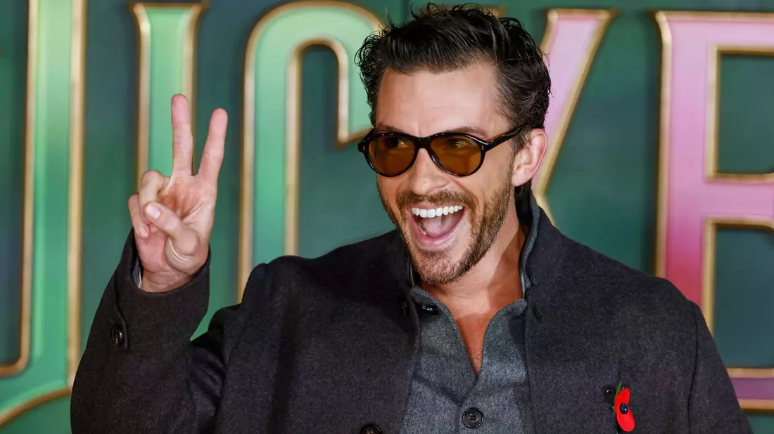 Auch wieder mit dabei: der frisch gekürte «Sexiest Man Alive» Jonathan Bailey (Archivbild). - Bild: Millie Turner/Invision/AP/dpa