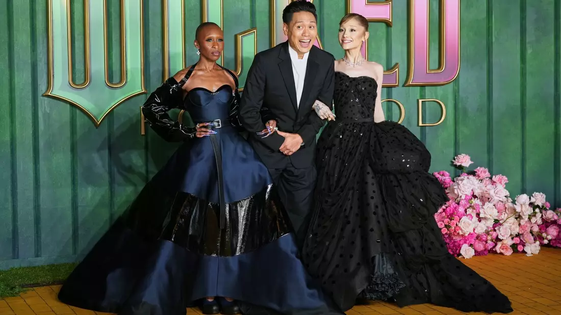 Cynthia Erivo, Regisseur Jon M. Chu und Ariana Grande kamen zur Europapremiere von «Wicked: Teil 2» nach London (Archivbild). - Bild: Scott A Garfitt/Invision/AP/dpa