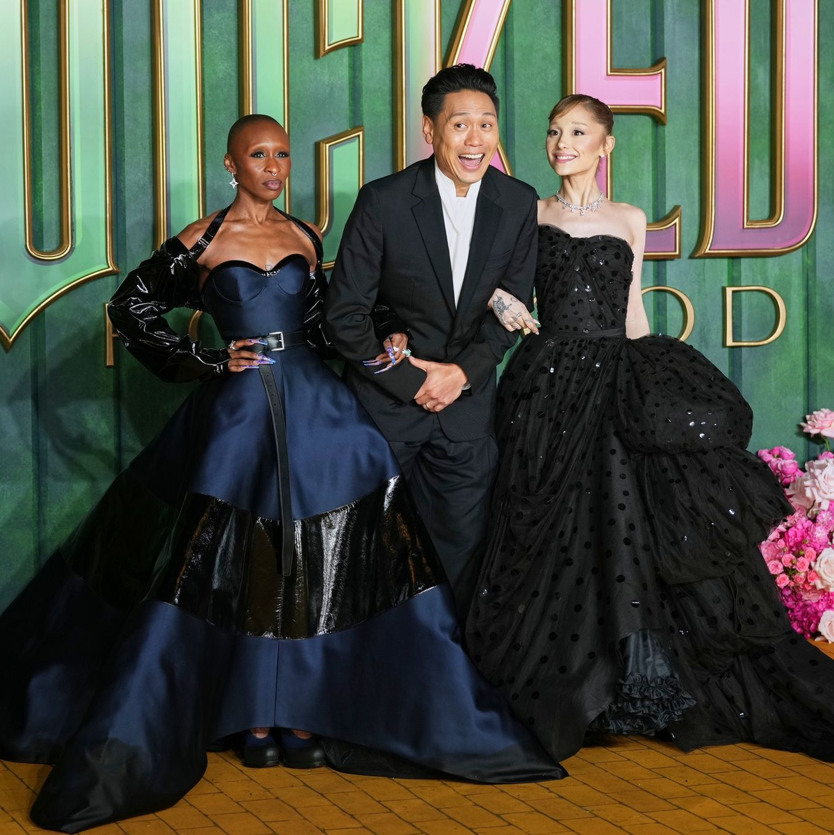 Cynthia Erivo, Regisseur Jon M. Chu und Ariana Grande kamen zur Europapremiere von «Wicked: Teil 2» nach London (Archivbild). - Foto: Scott A Garfitt/Invision/AP/dpa
