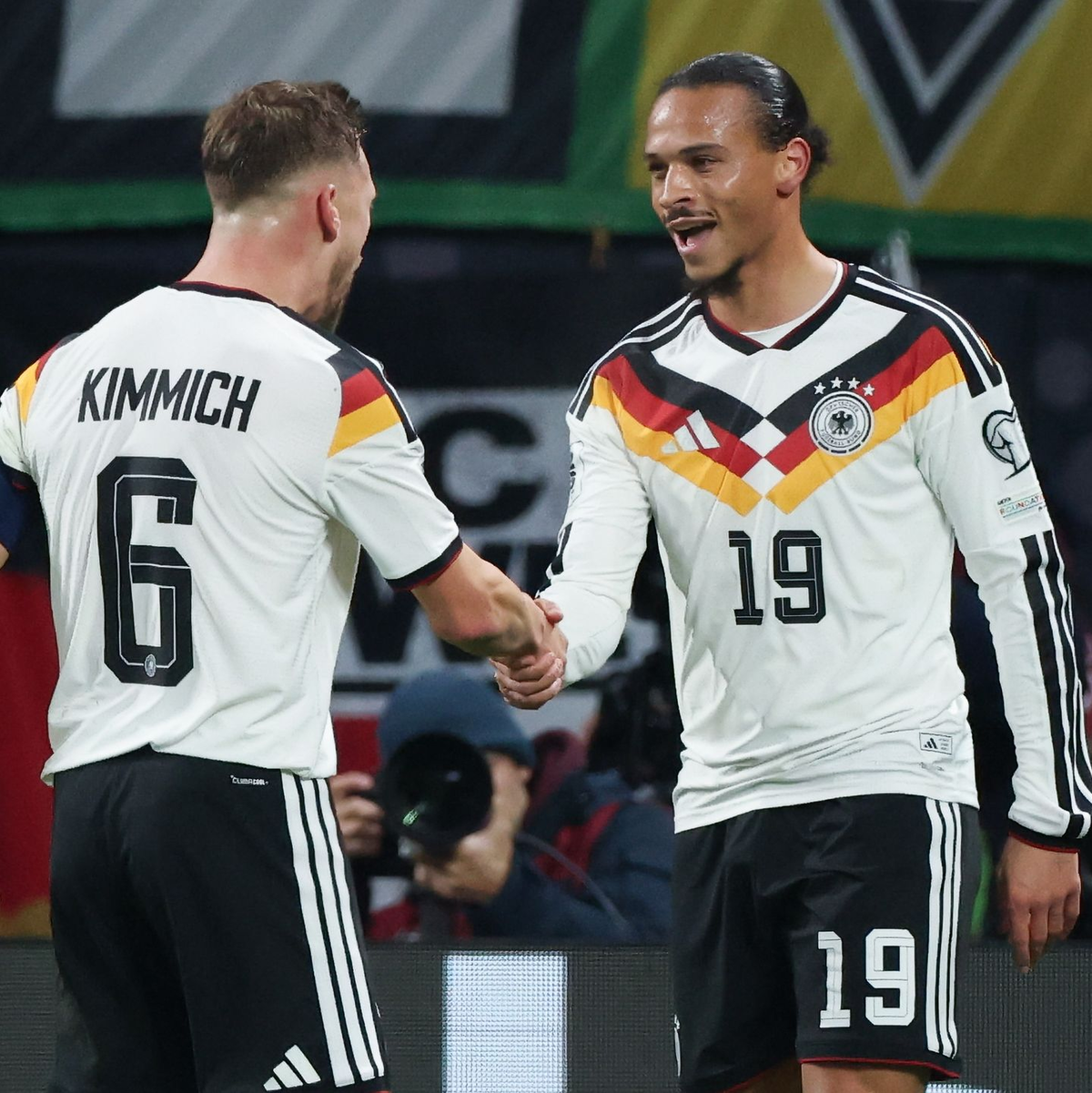 WM-tauglich: Kimmich und Sané beim 6:0. - Foto: Jan Woitas/dpa