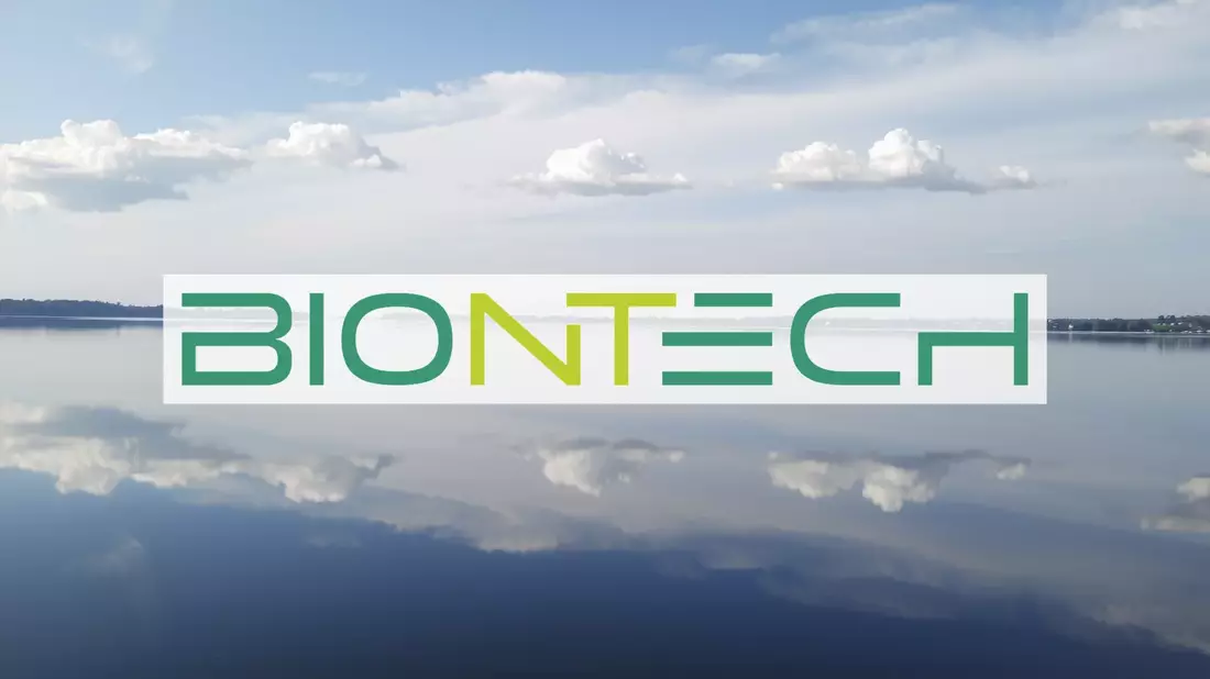 BioNTech ante un giro estratégico: Pfizer reduce sustancialmente su participación Illustration mit AI erstellt übermittelt durch boerse-global.de