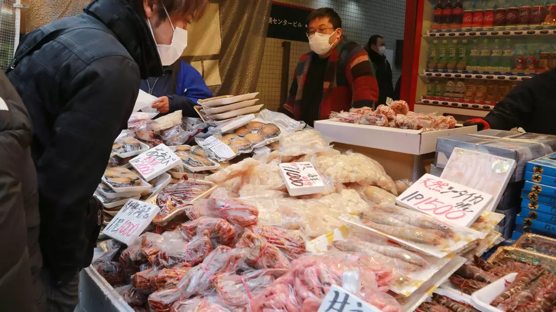China hatte erst vor kurzem ein Embargo gegen einen Teil japanischer Meeresfrüchte aufgehoben. (Symbolbild)  - Bild: Koji Sasahara/AP/dpa