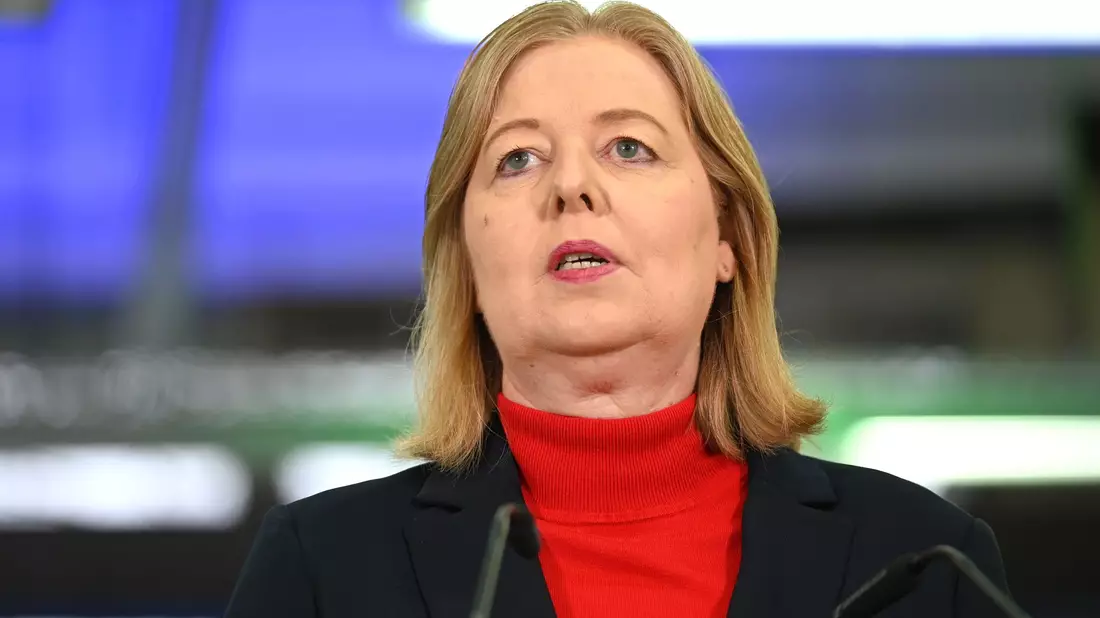 Sozialministerin Bas sieht keinen Grund für Änderungen an ihrem Rentenpaket.  - Bild: Elisa Schu/dpa