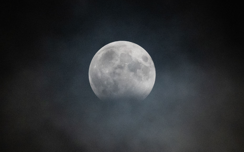 Die Bundesregierung will binnen fünf Jahren 35 Milliarden Euro für Weltraumprojekte und eine Sicherheitsarchitektur im All bereitstellen. (Symbolbild)  - Foto: Christophe Gateau/dpa