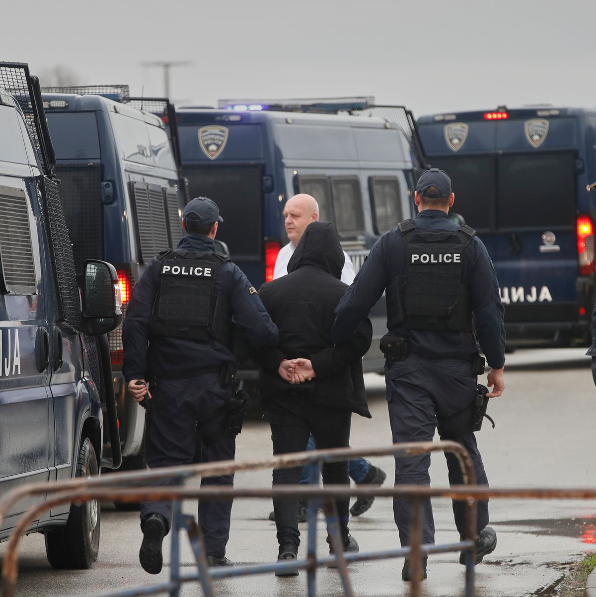 In Skopje beginnt ein Prozess gegen Dutzende mutmaßlich Verantwortliche für den verheerenden Brand in einem Nachtclub, infolge dessen 63 Menschen ums Leben kamen. - Foto: Boris Grdanoski/AP/dpa